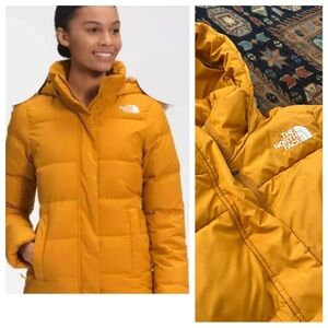 The North Face Gotham 550 yellow gold Puffer Jacket XS